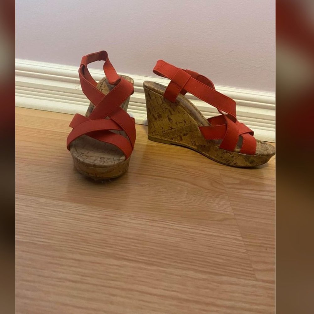 Heels - Picture 2 of 2